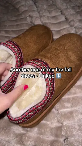 I have them linked above #fallshoes #fallclothes #fallstyle 