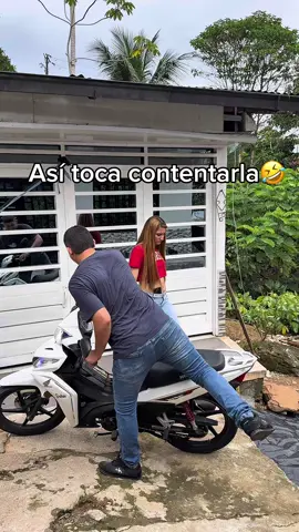 Así se contenta🤣 #comedia #viralreels #humor 