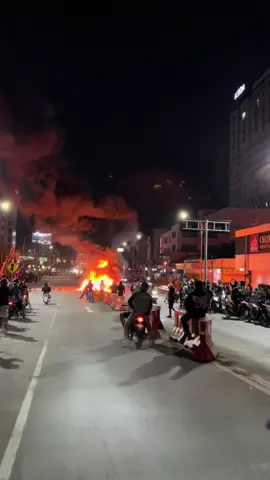 solo hancur🥀 #demo#brimob#dpr 