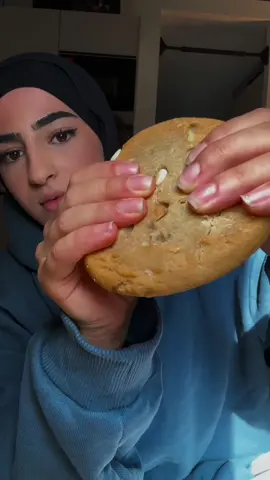 Auf Crumble Cookie angelehnt, oder so…🙄#tastetest #proteincookie 