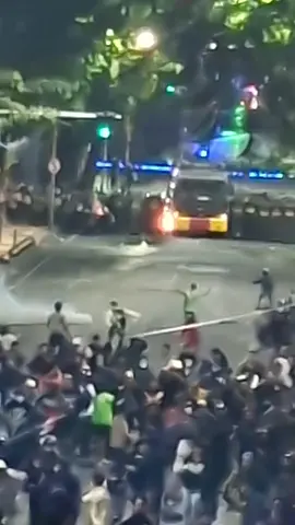 Demo Surabaya Stay Safe Dulur 🥀🙏 #demosurabaya #demosurabayahariini #staysafe 
