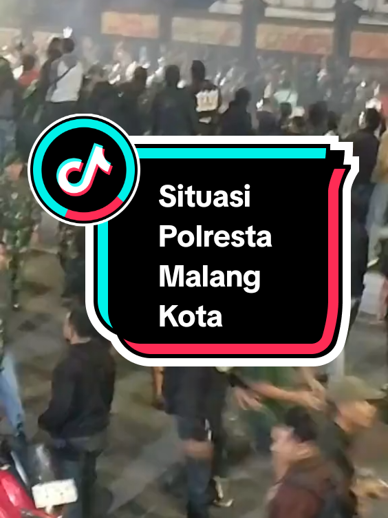 #tiktoklive #livehighlights  aksi demontrasi di depan Mapolresta Malang Kota #tiktoklive  #beritatiktok #fyppppppppppppppppppppppp 
