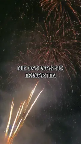 #niegenug #toxischebeziehung #kleinhalten #dubistgenug #unzufriedenemenschen   Und eigentlich sind wir für diese Menschen viel zu viel, zu ehrlich, zu echt, zu liebevoll, zu positiv, zu fürsorglich... mit dem kommen negative Menschen nicht zurecht & deswegen wollen sie dich klein halten!! !!LASS DAS BLOSS NICHT ZU!!