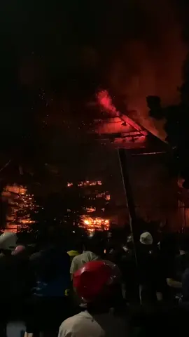 Berakhir ricuh😞#demo #ricuh#kotamakassar #dprdkotamakassar 