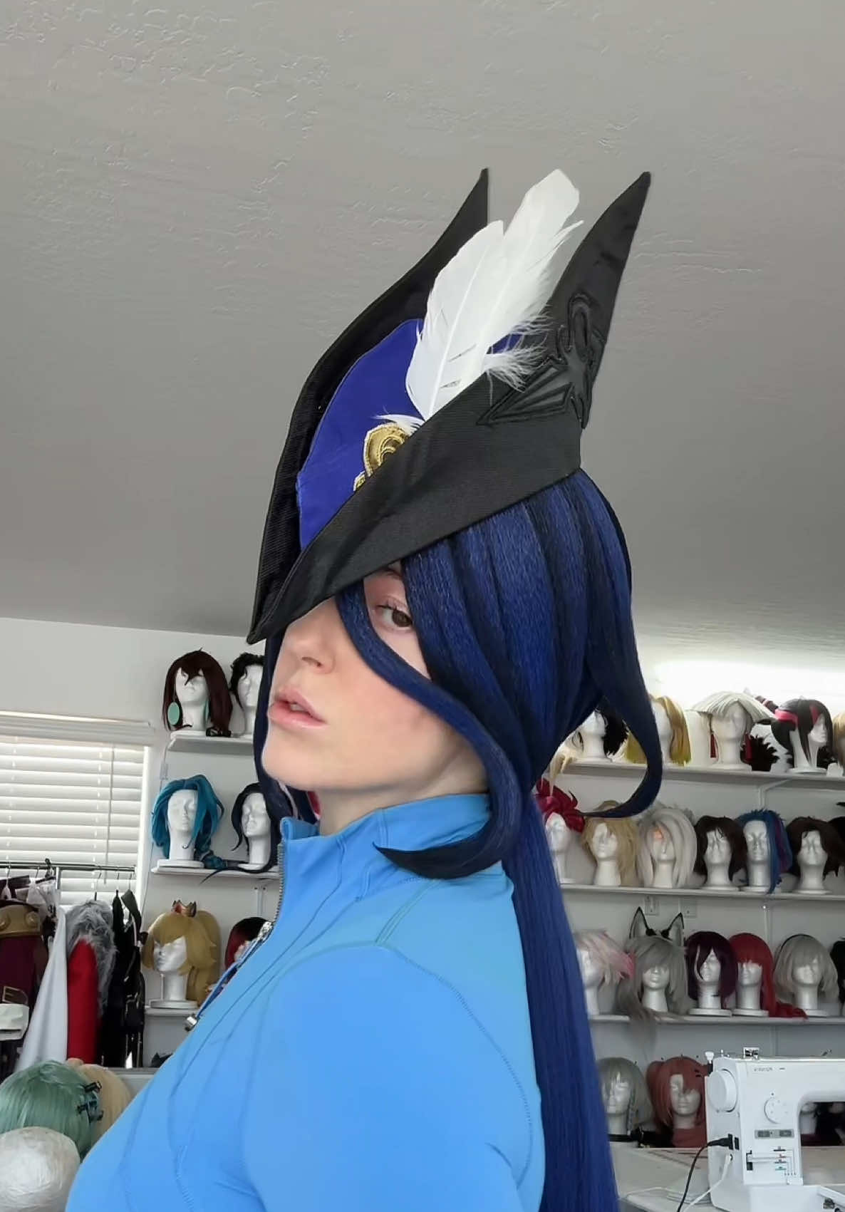 And for my next trick, I shall reach into a video game and yoink the characters hair off their head . . #wigstyling #wig #GenshinImpact #clorinde #cosplayer 