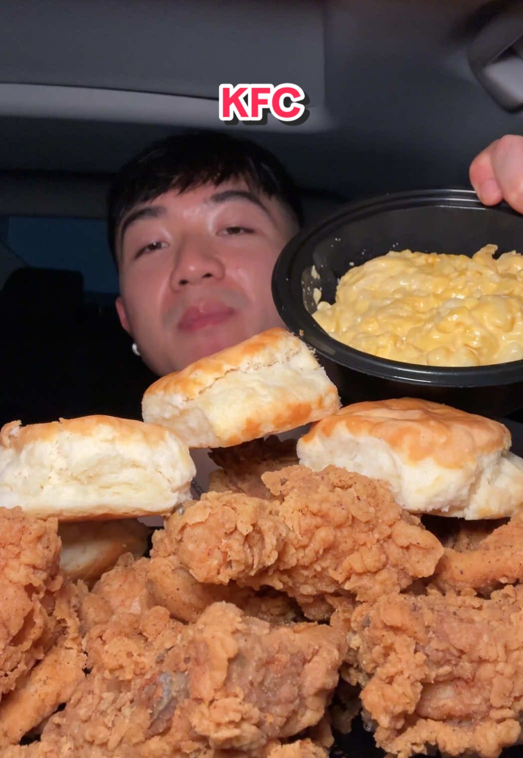 Midnight @KFC munchies #fypシ゚viral #mukbang #eating #Foodie #foodtiktok #unitedstates #asmreating #losangeles #kfc #dlameats 