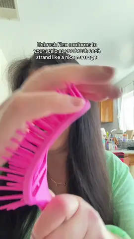 Unbrush flex is amazing #unbrushflex #detanglingbrush #unbrush #hairbrush #tiktokshoplabordaysale 