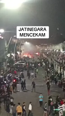 Suasana Jatinegara malam ini. #jatinegara  #demo #polisi #ojol #brimob 