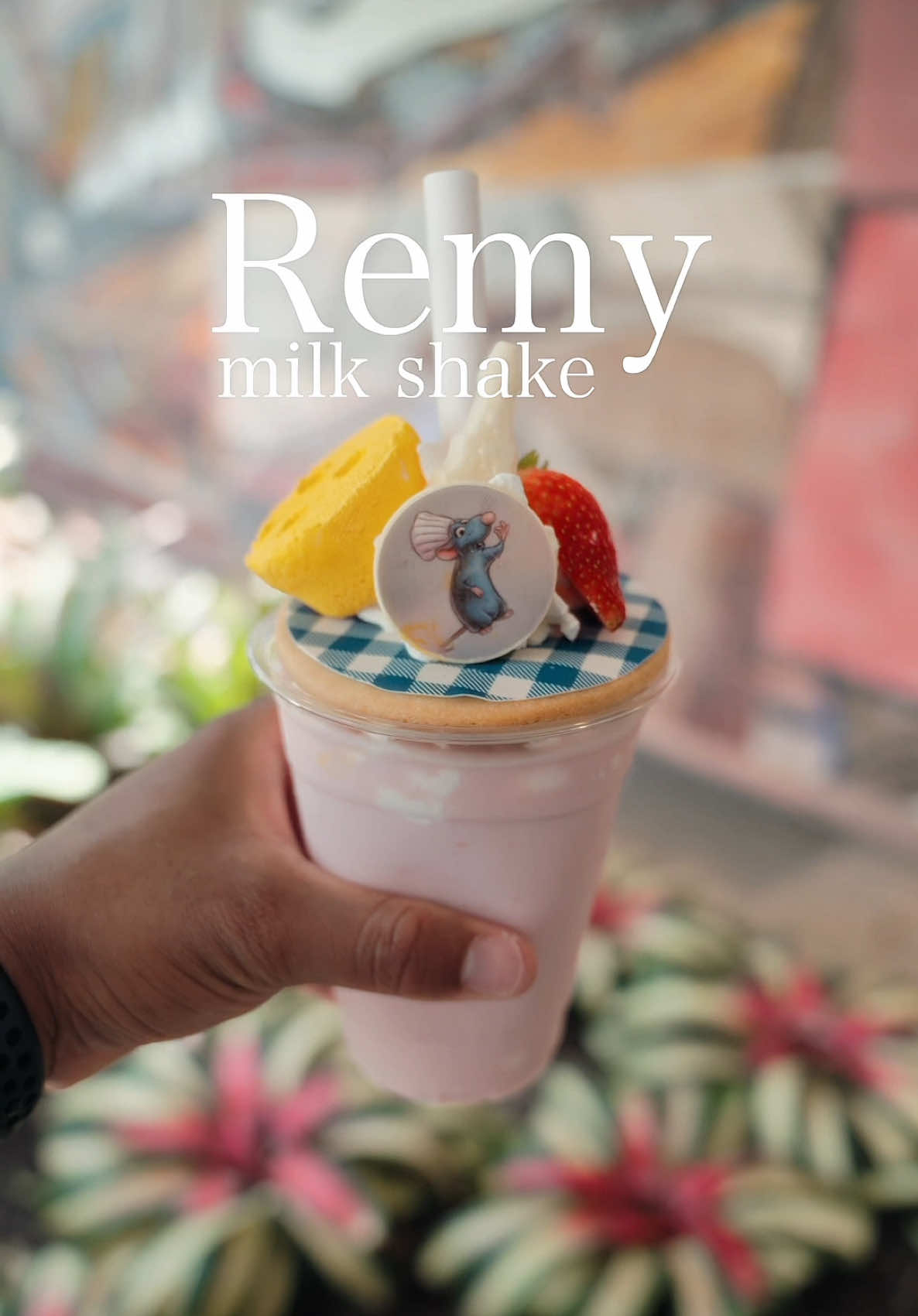 The Remy Milk Shake is here during Food and Wine! 🐀🧀🍓 It’s a strawberry cheesecake milk shake topped with a cookie, mini cheesecake, white chocolate Eiffel Tower and a fresh strawberry. This was probably the best seasonal shake I’ve had so far this year from Sunshine Seasons and is perfect for anyone who loves strawberry milkshake. Just note that the consistency of the shakes from Sunshine Seasons are more on the lighter, airy side, kind of like a heavier whipped cream. But it does look amazing 🔥 📍Sunshine Seasons in Epcot’s Land Pavilion 💰$10.99 #disneyeats #epcotfoodandwine #ratatouille #epcot 