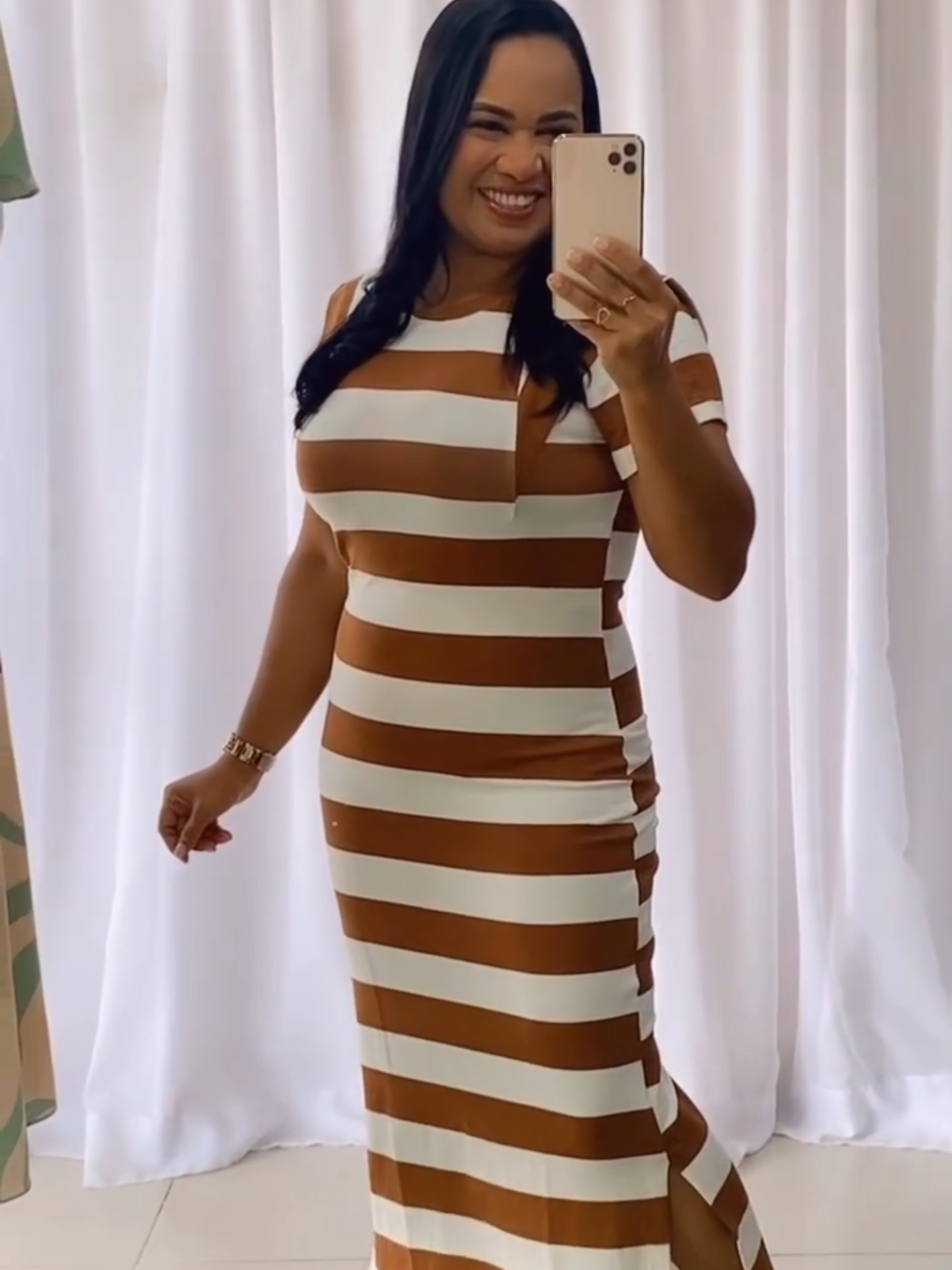 Vestido viscolycra R$50.00 Pix ou dinheiro Cartão R$55.00 Olá tudo bem!? Pedidos e informações são feitos exclusivamente pelo WhatsApp https://wa.me/5581988510113  (81) 9 8851-0113 Enviamos para todo Brasil e para outros países. Para garantir sua segurança, recomendamos que solicite uma VIDEOCHAMADA no primeiro contato e confirme que está falando com uma das nossas consultoras de vendas. Evite cair em golpes. Lojas físicas:  loja em Recife PE - Av Pedro Allain, 80 - Loja 4 Galeria Cairutas - Casa Amarela. loja em Paulista PE - Av Getúlio Vargas, 29 - loja 4 - Centro ( ao lado do armazém comercial Bezerra)  #modaevangelicavarejo #modafeminina #oferta #promoção #vestido