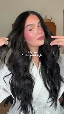 this is my favorite hair style when my hair is on day 3!!! #hairtok #hairtutorial #day3hair #dryshampoo #hairstyle #longhair #wavyhair #curlingiron #easyhairstyles @Maria Nila @T3 Micro @ghd USA @Chris McMillan Hair 
