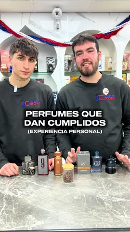 🙌 Estos son los perfumes que más cumplidos le han dado a Diego y Álvaro. Fragancias masculinas que no pasan desapercibidas y que siempre generan comentarios positivos. En Comprar en Chile encuentras estas y muchas más opciones en perfumes árabes para hombre, perfectas para destacar en cualquier ocasión. #perfumes #perfumeschile #comprarenchile #perfumería #perfumesarabes  