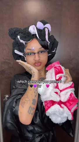comment below 🤭 bonnets linked above!!! 🎀 #fyp #bonnet #hellokitty #viral #thejaydiamond 