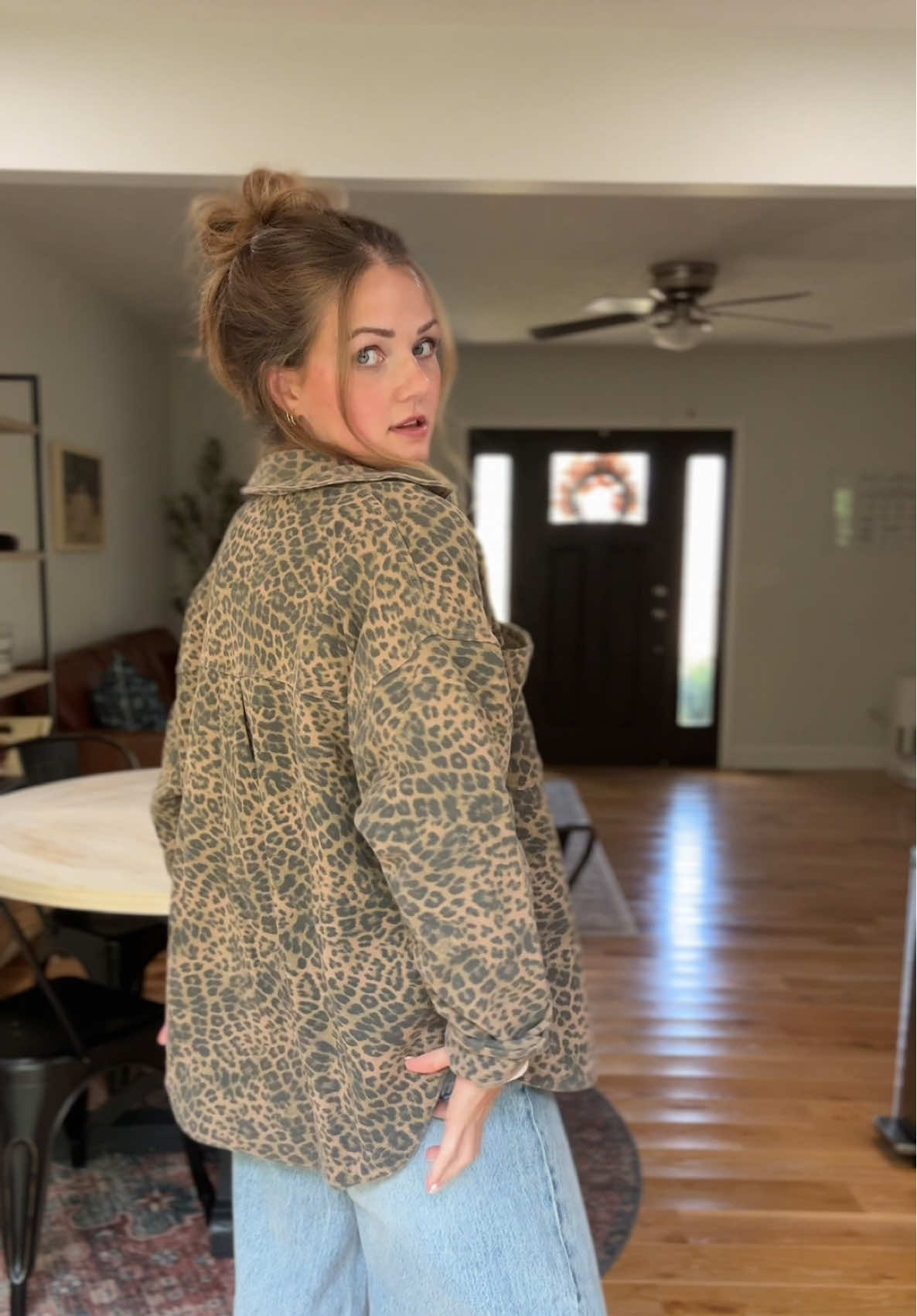 Got rid of a bunch of stuff I don’t wear anymore, so I invested in some new fall tops that I can wear again and again 🤎🍂 Lmk if you think I should keep or return?! Everything is in my LTK! #tryonhaul #fallclothing #falloutfits #fallootd #comfyootd @buckle @aerie @Free People @American Eagle 