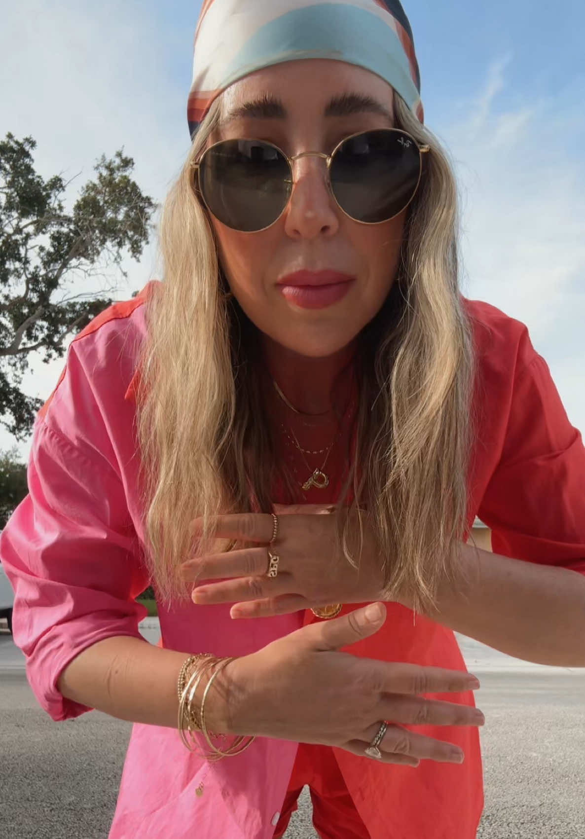 Another millennial momma on the go outfit of the day!  #outfit #momoutfit #millennial #millenialmom #jewelry 