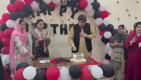 ایڈوانس سالگِرہ کا کیک 🍰 کا اہتمام کرنے پر میں اپنے طلباء کا شکریہ ادا کرنا چاہو گا- #follower #pageforyou #followme #birthday 