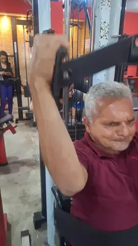 Eu estou treinando com toda minha força física e mental pq Deus nunca vai me abandonar com o seu amor, e muito obrigado meu Senhor Jesus Cristo por permitir eu continuar ao treino sempre lhe dou glória à Deus pra sempre amém!!!