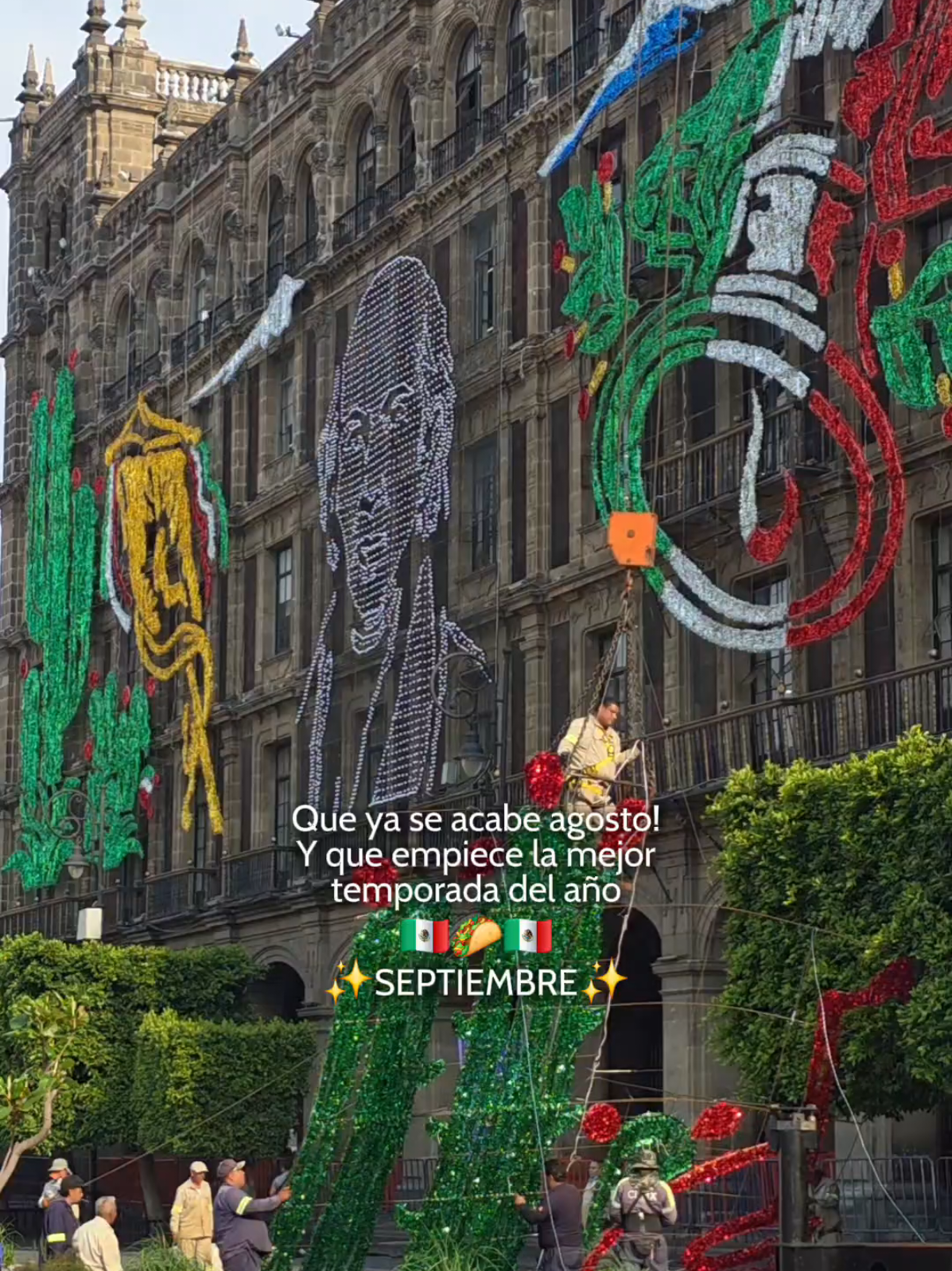 Que ya se acabe agosto y empiece lo bueno! ¿Cual es tu mes favorito de septiembre a diciembre? 🤩🥰 #mexico #mespatrio #diademuertos #navidad #cdmx 