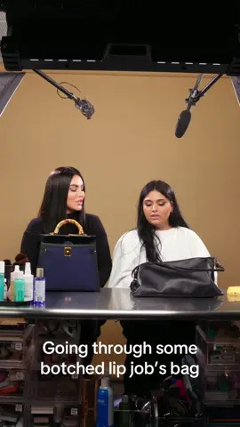 My mom @Hrush #whatsinmybag #lol #bffgoals bag is @STAUD 