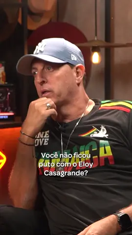 DEIXOU NA MÃO?! A saída do Eloy do Sepultura para ir tocar no Slipknot foi repentina. Olha o que o Andreas falou sobre isso!!  Benja Me Mucho está disponível no YouTube e também nas plataformas de áudio Spotify, Amazon Music, Deezer e Apple Podcasts. 🤘🤘🤘🤘🤘🤘 #benjamemucho #benja #futeboll #andrekisser #sepultura 