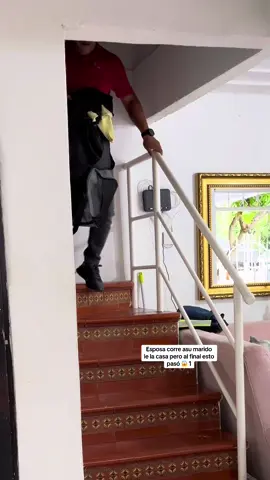 Esposa corre asu marido le la casa pero al final esto pasó 😱 #Reflection #usa🇺🇸 #original #fyppp #paratii #tiktokindia #viral_video 