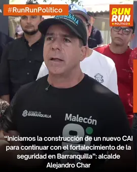 #Distrito| El alcalde de Barranquilla, Alejandro Char, puso la primera piedra de un nuevo CAI blindado en el barrio La Alboraya, al suroriente de la ciudad, con el propósito de reforzar la seguridad y garantizar mayor cercanía de la Policía con la comunidad. La obra se levanta en la calle 41B con carrera 8, en reemplazo del antiguo CAI que estaba en deterioro. El nuevo Comando de Atención Inmediata contará con un piso de 50 metros cuadrados y estará dotado con garita, cocineta, vestidor, baño y un depósito, lo que permitirá brindar mejores condiciones a los uniformados. “Sabemos las dificultades que se están viviendo en Colombia, los delitos de extorsión, de atraco, droga en los barrios. Aquí tenemos un hermoso colegio al lado, cómo no vamos a vigilar con toda la tecnología y con todas las herramientas”, afirmó el mandatario. Char destacó que esta obra responde a un pedido ciudadano y hace parte de la estrategia de reforzar la seguridad en toda la ciudad con nuevos CAI y estaciones. “Aquí están los impuestos de los barranquilleros, la comunidad nos pedía CAI y aquí estamos cumpliéndoles. Esto va a articularse con todos los cuadrantes del sector. Confiamos en la inteligencia y en la capacidad de nuestra Policía para darle frente a los bandidos”, subrayó. Durante el acto, la rectora de la IED Castillo de La Alboraya, Elvira Sarmiento, agradeció la iniciativa al señalar que más de 1.200 estudiantes del colegio se verán beneficiados: “Tener un CAI cercano con todas estas características que dice el alcalde nos va a proteger de los problemas de robo y de extorsión”. Con este nuevo CAI blindado, la Alcaldía busca garantizar atención oportuna a los ciudadanos, fortalecer la respuesta de la Fuerza Pública y brindar mayor tranquilidad a los residentes del sector. 🔸#RunRunPolítico