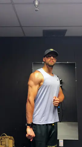 No one tells you how hard the posing is 😅 #bodybuilding #Fitness 