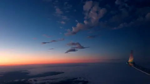 house music and plane rides #sunrise #sky #fyp #housemusic 