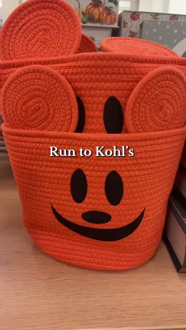 @Kohl’s is ready for the holidays. #kohls #spookyseason #halloween #halloweendecor #holidayvibes 