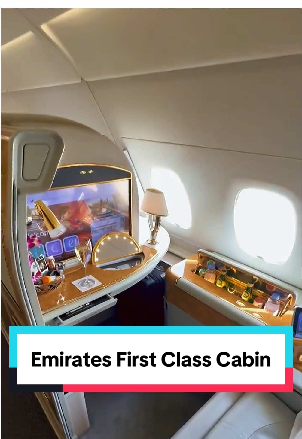 A look at what you can expect in one of @Emirates first class cabin 🍾  #Emirates #FirstClass #Aviation #AviationDaily #AviationLovers 