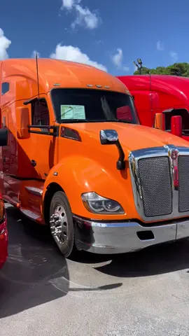 🚛2018 Kenworth T680 🛣️556,052 miles | 6 539,900 Clean, dependable, and built for the road - this 2018 T680 is a solid choice for any fleet or owner-op looking to upgrade without breaking the bank 📲DM today before it's gone!👇 #uktruckspotting #truckdrivers #truckforsale_truckbussines #trucks #truckmaniaindonesia #truckmarketplace 