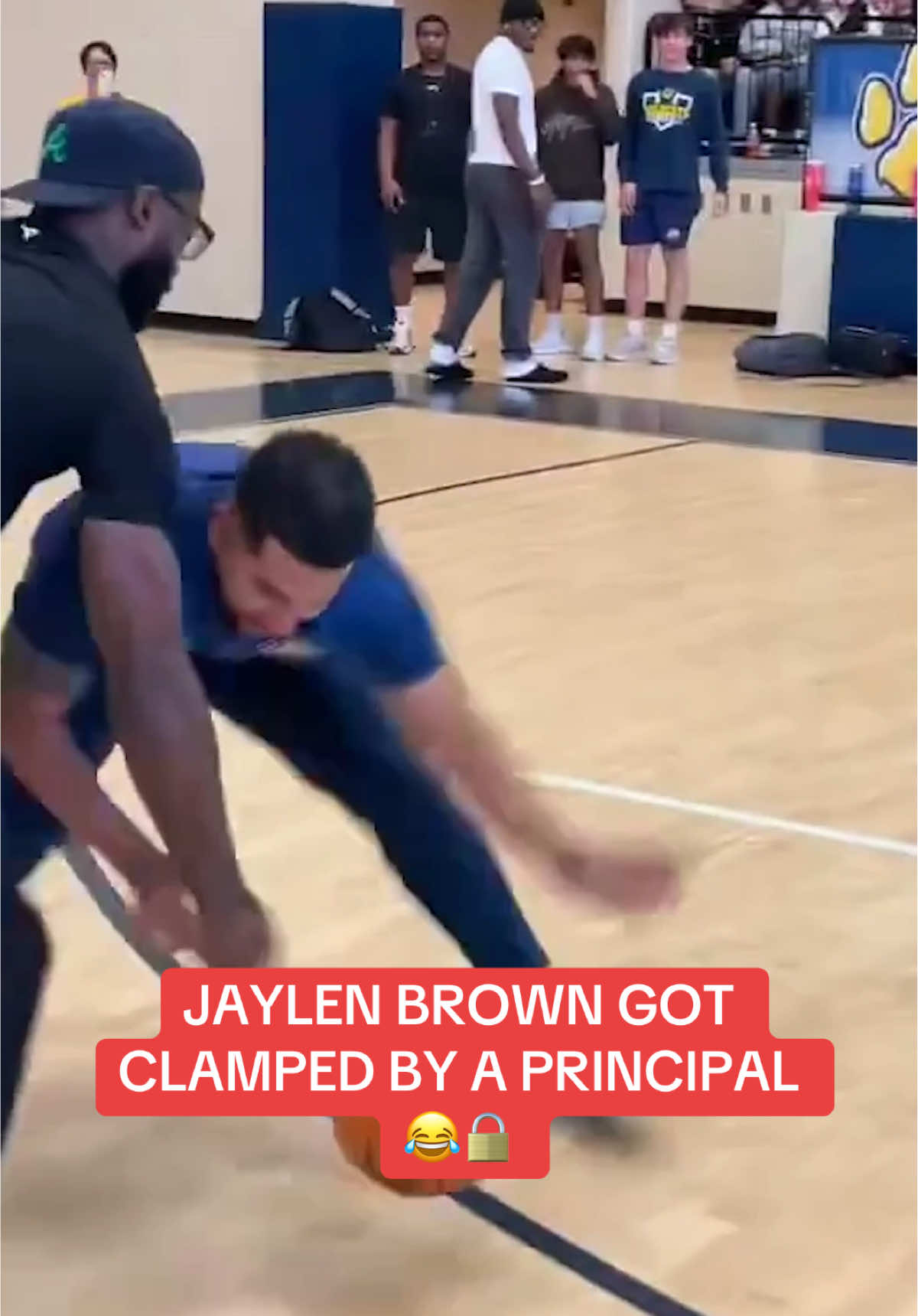 Jaylen Brown put him on a poster for picking his pockets 🤣 #fyp #NBA #basketball #jaylenbrown #nbatiktok  (via CoachBowdre/X)