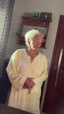 Cada dia pior essa fome da vovó 