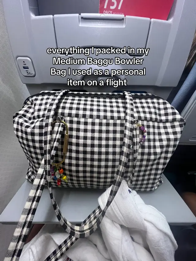 she is an AMAZING travel bag, def need to get a better fitting water bottle #baggu #baggubowlerbag @BAGGU   