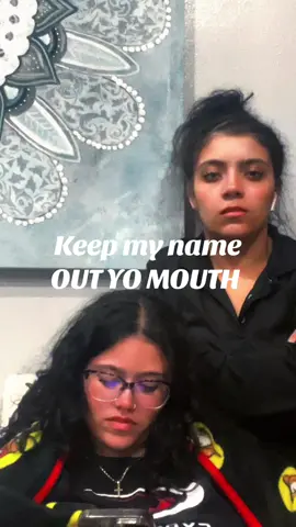 @Steph✨🖤 you so funny 🤭