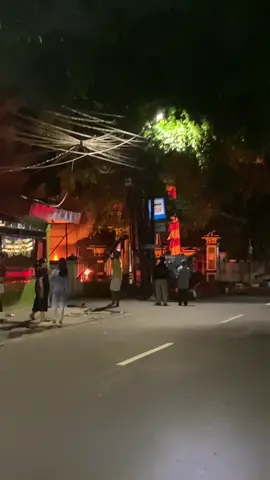 polsek cipayung terbakar & posko polisi TMII HANCUR #demo #dpr #livedemo #provokator