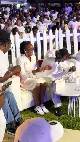 Mike Wine performance at Dax Vibez All White Concert #daxvibez #daxvibezliveinconcert #daxvibezallwhiteconcert #bricepromotionz 