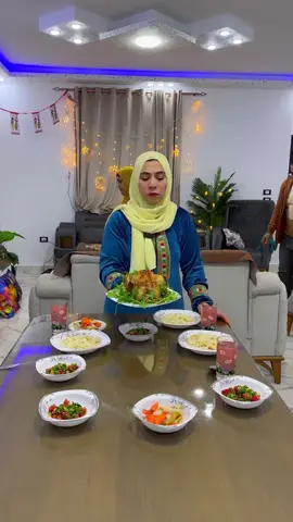 رجل فقير خبط علي الباب ساعه الفطار وعاوز ياكل شوفو حماتها وجوزها عملوا ايه