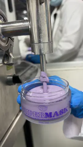 Día de producción en el lab @Osa Perezosa @dayizamoras_  #lab #skincare #manufacturing #production #CostaRica 