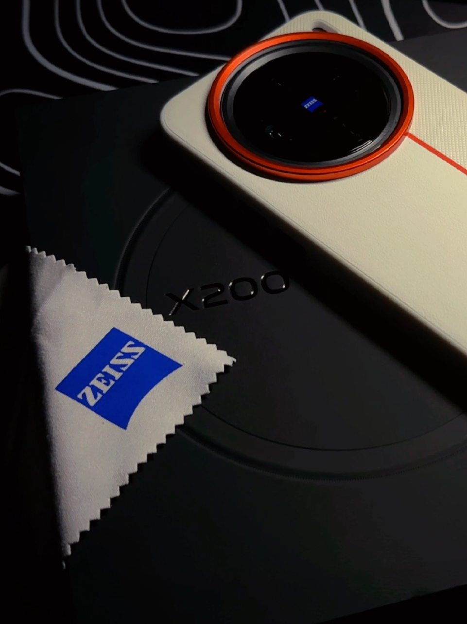 ZEISS 🥰💙🤍  ТГК: @apxsoulv #vivo #vivox200pm #vivox200promini #течток #течток #zeiss #edit #vibe 