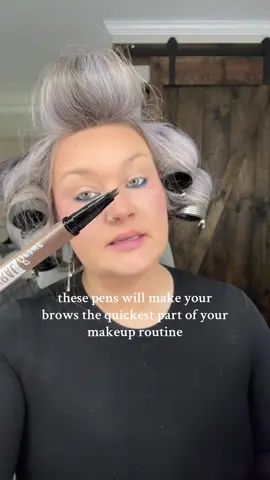 So quick and so easy #browproducts #tiktokshoplabordaysale #tiktokshopcreatorpicks #browtutorial #makeupover30 