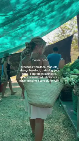 🤍 #naturallivestyle #farmersmarket #costarica #holistichealth #rich 