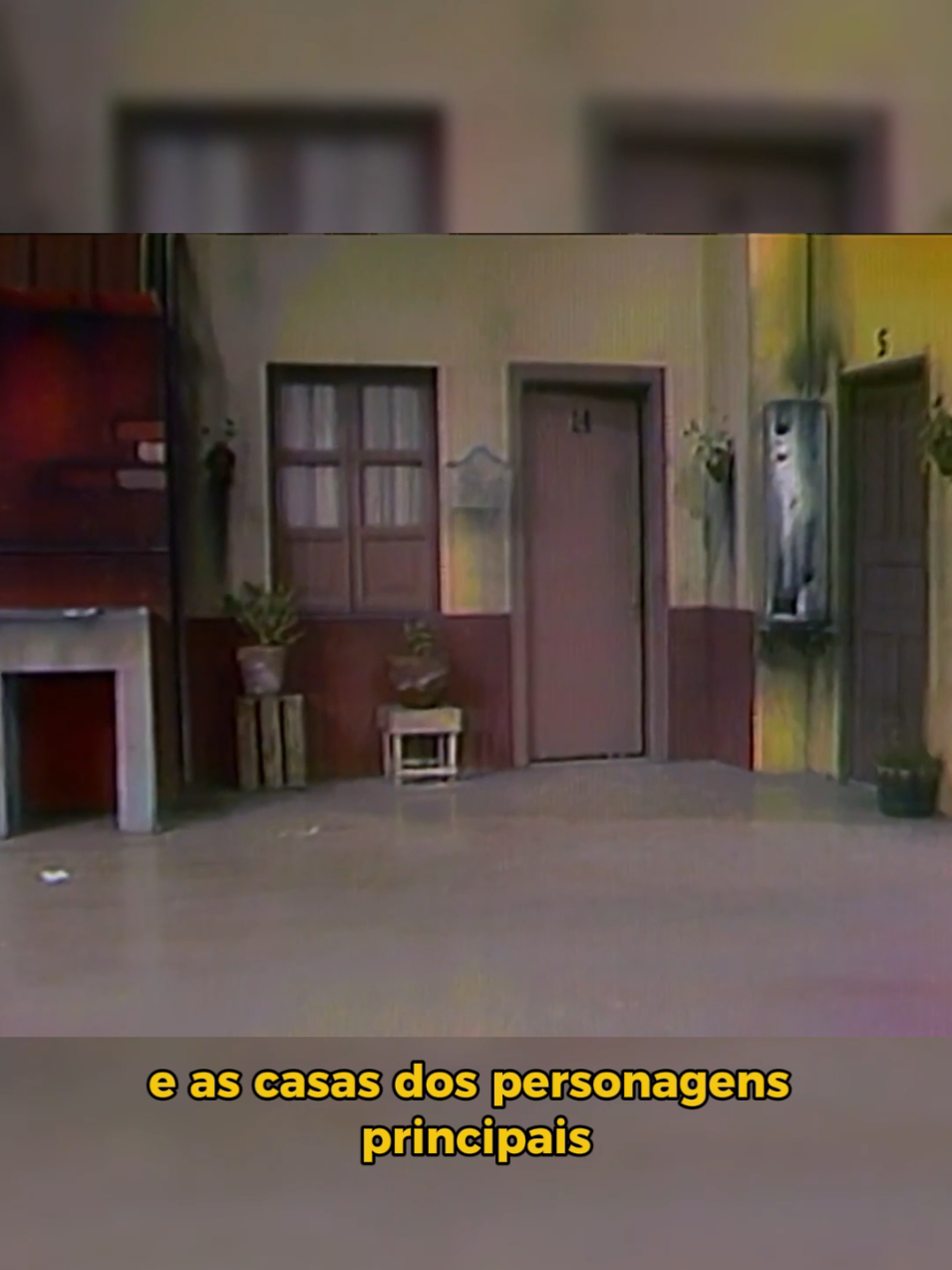 A evolução do cenário da vila do Chaves desde o primeiro até o último episódio da fase clássica. #chaves #chavessuaturma #curiosidades #nostalgia #fyp 