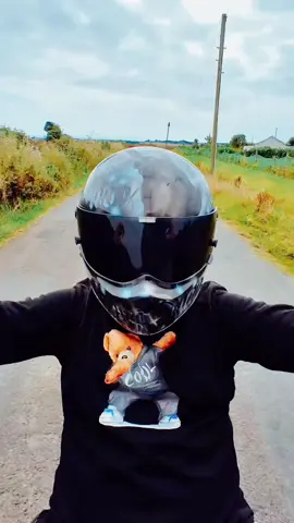 👦🏻🫶🏼 #Love #spreadlove #motorcycle #pillionrider #bikerboy 