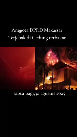 Gedung DPRD Makassar!!! Abis dibakar Massa