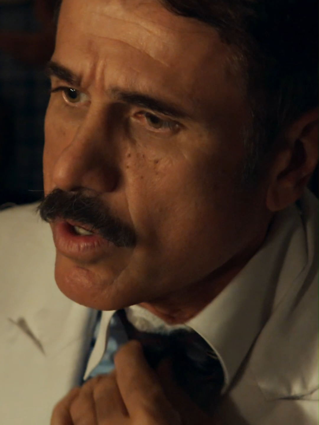Estela ficou travou ao ver Anabela de conversando com Ernesto 😳 #ÊtaMundoMelhor #Novelas #TVGlobo