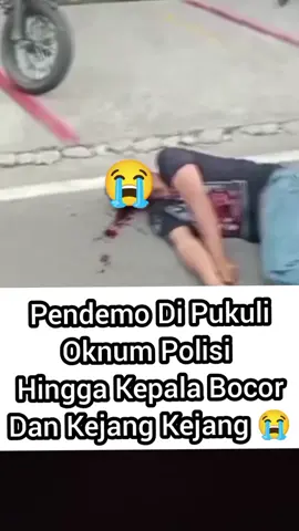 Sejumlah Pendemo di Pukuli Oleh Oknum Polisi salah satunya Terkapar kepala bocor dan kejang kejang #demo #polisi #korbandemo #demodpr #agustus2025 