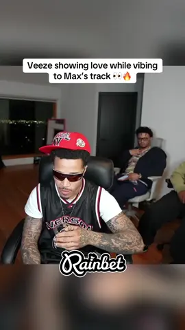 Veeze showing love while vibing to Max’s track 👀🔥 #plaqueboymax #veeze 