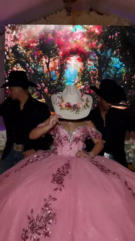 Happy Friday ✨🤠 Dress by @Belle Couture  #quinceañera #chambelanes  #beaty #houstonevents 