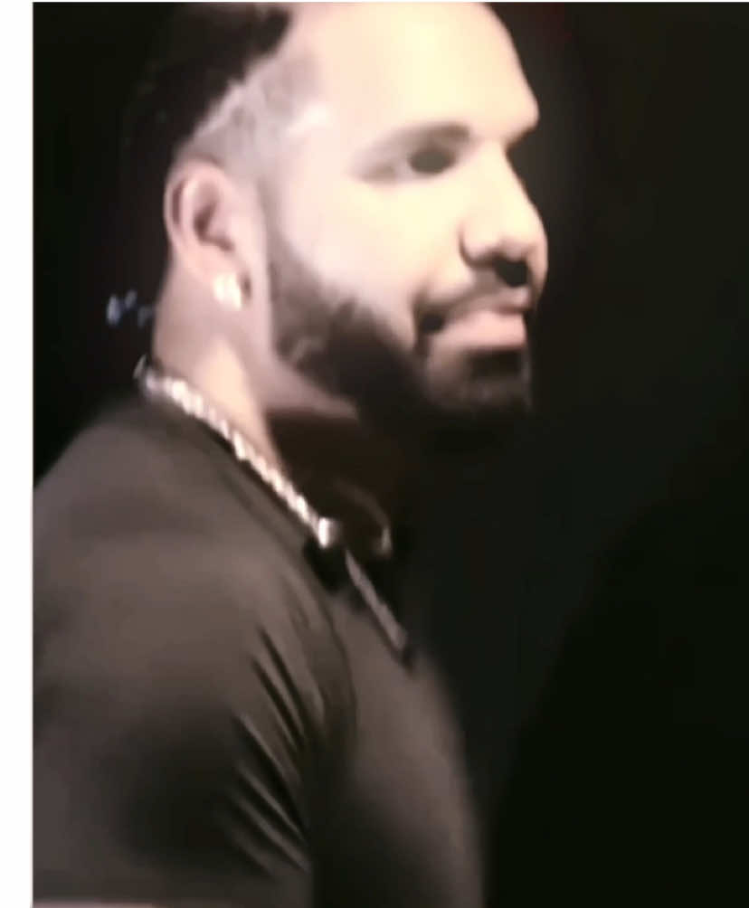 So fine I can scream without the s #certified_ovo #drake #drizzy #drizzydrake #drakeedit #drakeedits #bbldrake #aubreygraham #zestydrake #drakeconcert #fyp #foryou #trending #viral #virall #viralll 